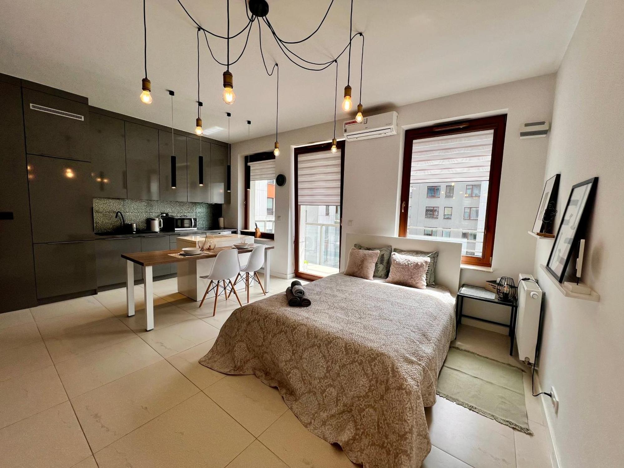 Close To Chopin Airport, Cybernetyki, Free Parking By Cosmo Spirit Varsovia Exterior foto